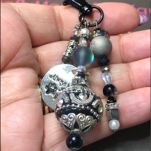 💋🐶Always kiss your dog goodnight-Indonesian bead- keychain, purse charm